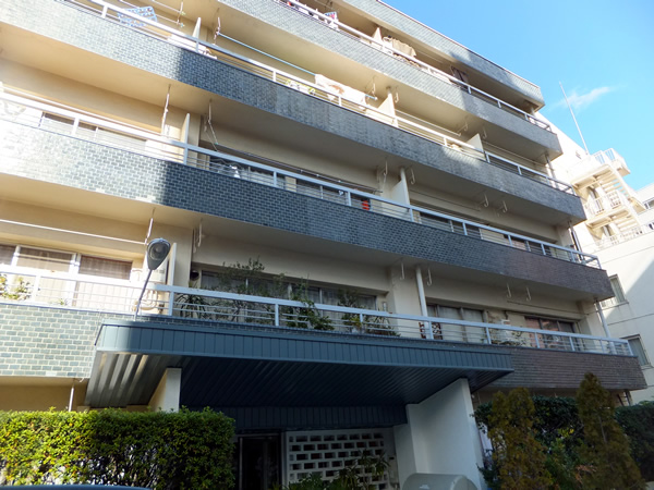 高輪ハイツの外観