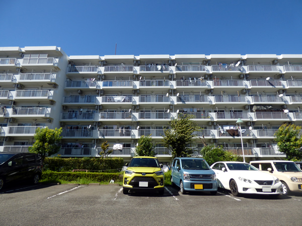 さがみ野グリーンライフB棟の外観