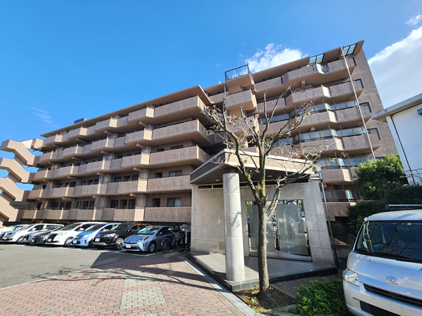 ガーデンシティ三ツ沢公園の外観