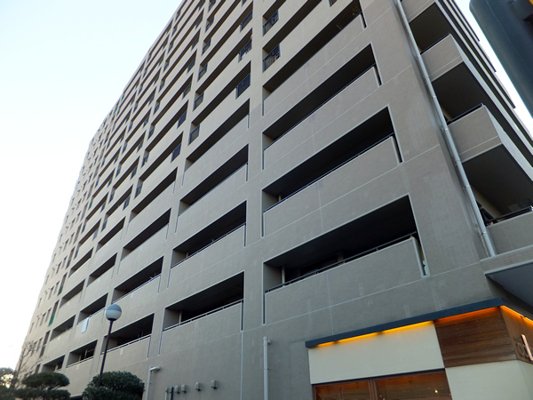 エクセル本厚木の外観