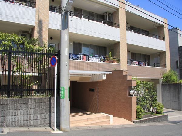 ラヴィドール宮崎台の外観