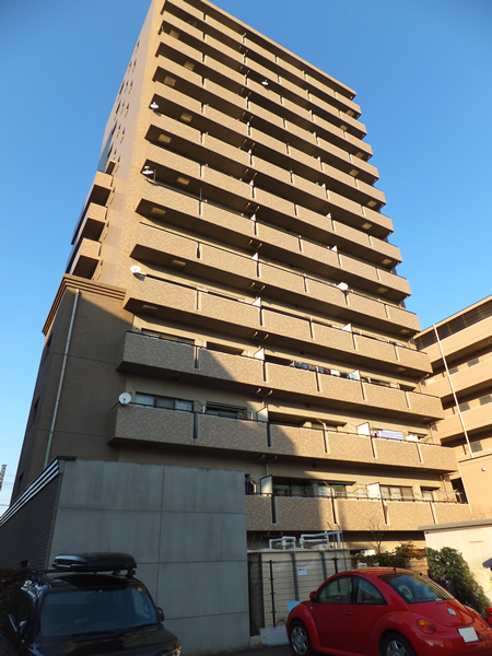 サーパス本厚木の外観