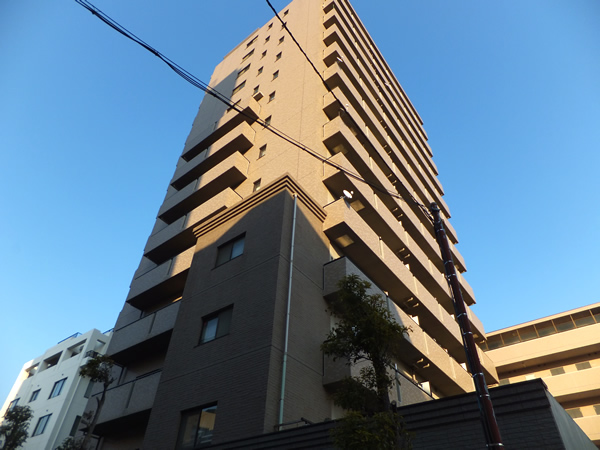 サーパス本厚木の外観