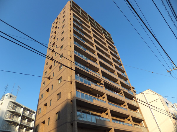 ポレスター本厚木の外観