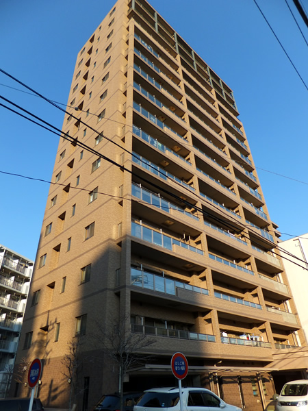 ポレスター本厚木の外観