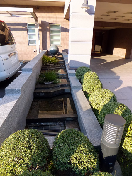 ポレスター本厚木の外観