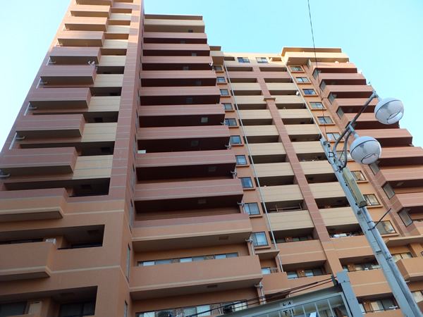 サンスターレ本厚木の外観