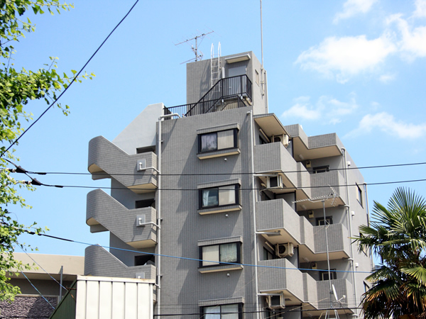 リーセントパレス宮崎の外観