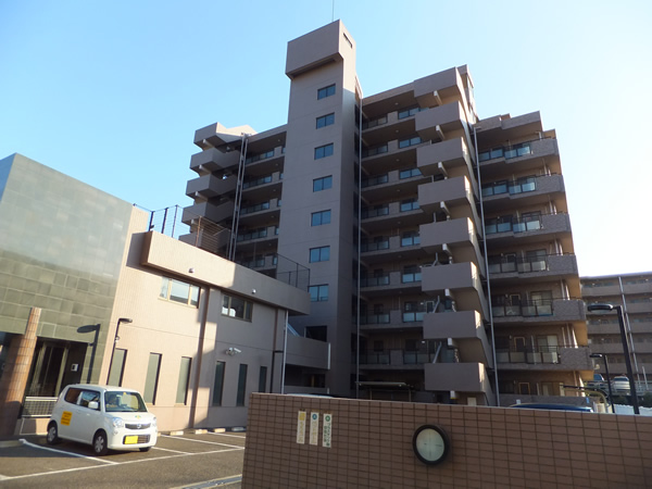 グリーンコーポ本厚木の外観