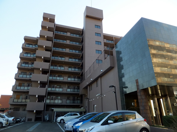 グリーンコーポ本厚木の外観