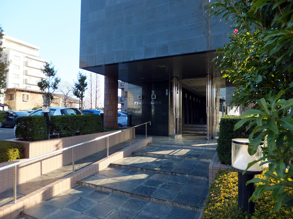 グリーンコーポ本厚木の外観