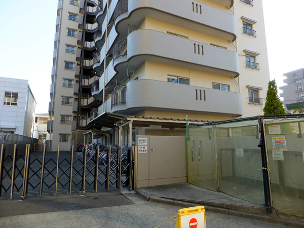 ダイネスマンション厚木の外観