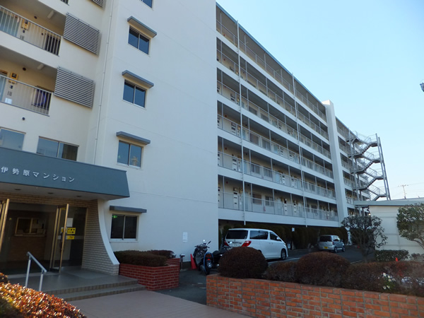 星和伊勢原マンションの外観