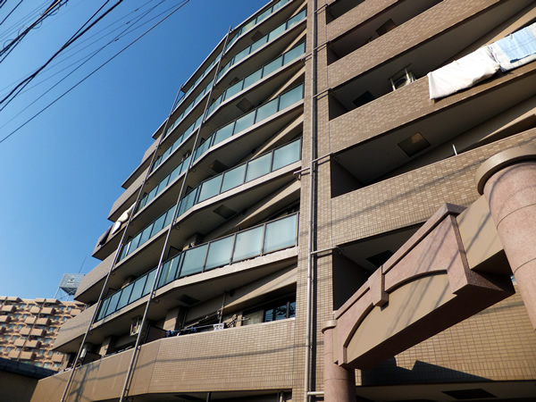 レクセルガーデン鶴巻温泉の外観