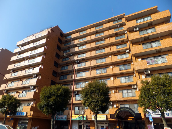 ライオンズマンション鶴巻温泉の外観