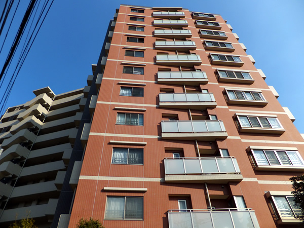 レクセルマンション鶴巻温泉の外観