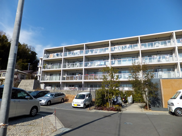 ハウス生田シナリーテラスの外観