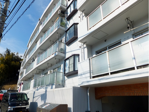 ファミネス生田の外観