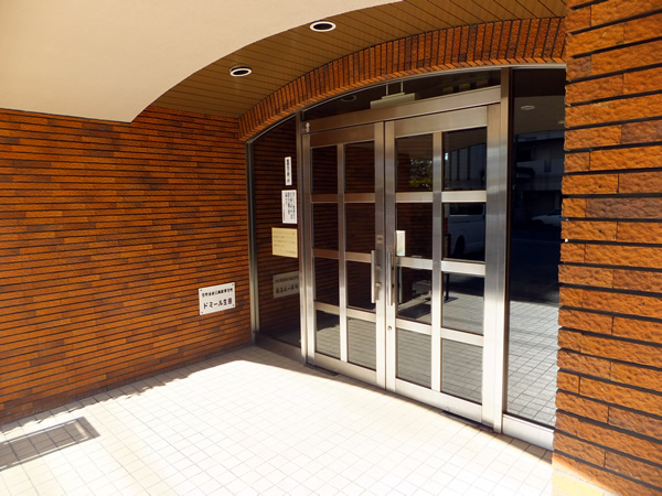 ドミール生田の外観