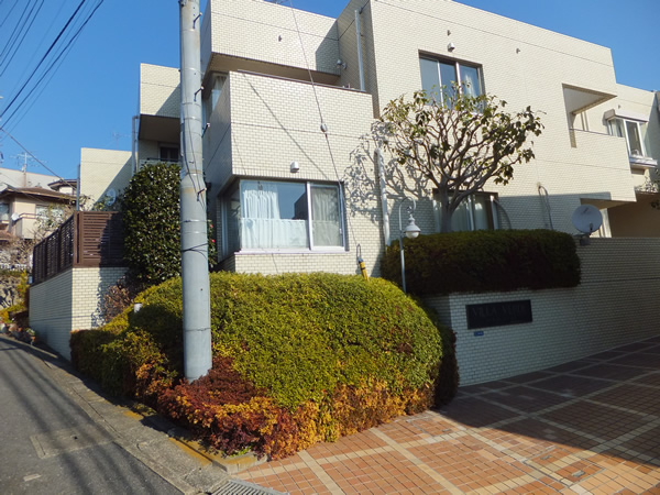 ヴィラヴェルデ生田B棟の外観