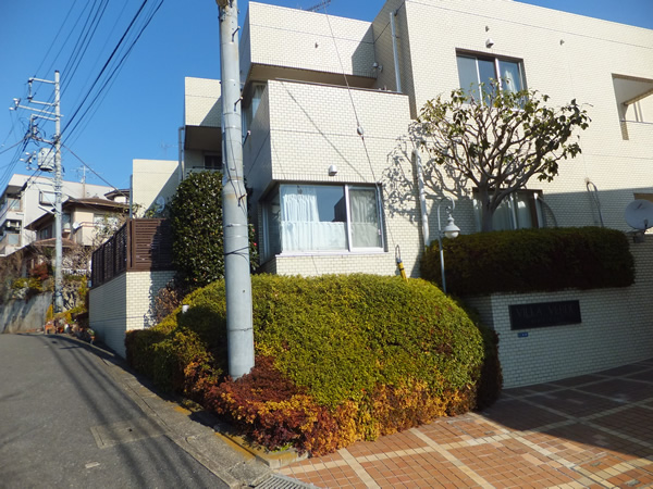 ヴィラヴェルデ生田B棟の外観