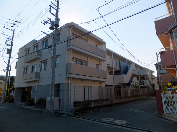 エンゼルレノス港北ルシアコートの外観