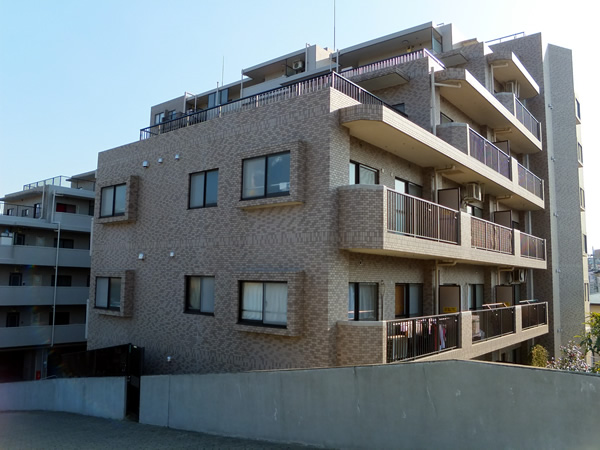 ライオンズガーデン鶴巻温泉の外観