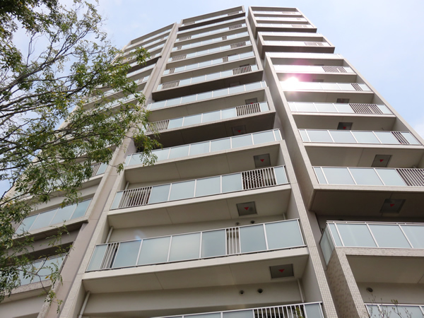 プラウド相模大野トレサージュの外観