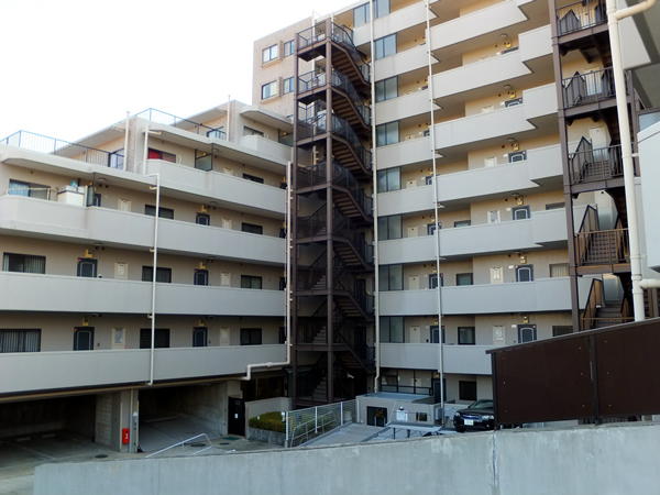 ライオンズガーデン鶴巻温泉の外観