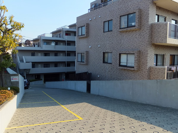 ライオンズガーデン鶴巻温泉の外観