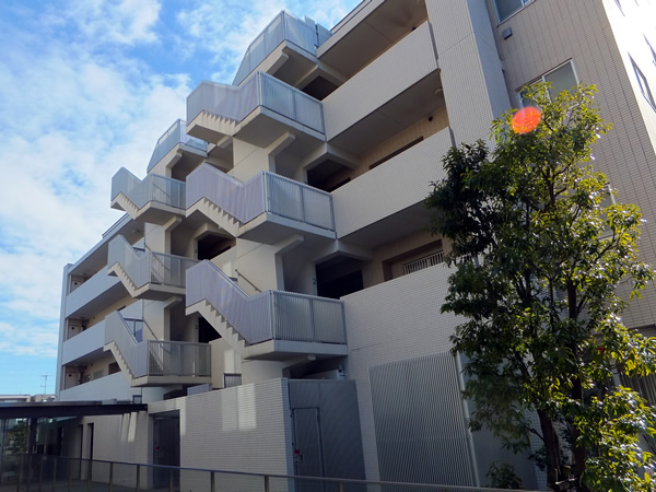 ウェルフェアステージたまプラーザクレシオの外観