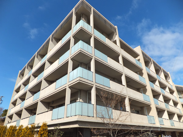 ドレッセたまプラーザテラスの外観