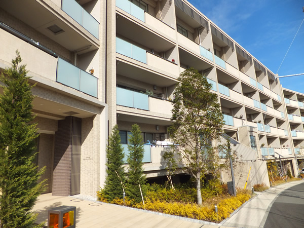 ドレッセたまプラーザテラスの外観