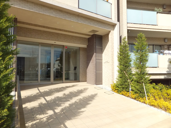 ドレッセたまプラーザテラスの外観