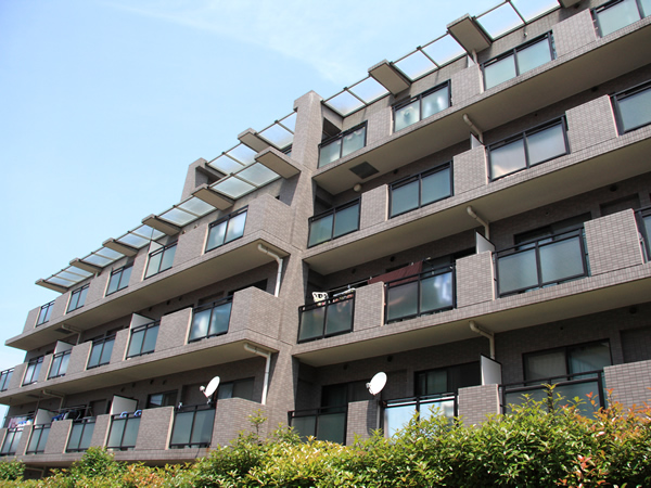 イトーピア梶ヶ谷パークサイドの外観