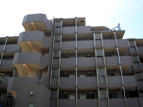 イトーピア梶ヶ谷パークサイドの外観