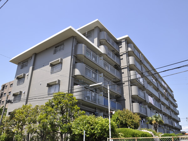 グリーンコーポ鶴見の外観