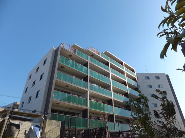 ベリスタあざみ野の外観