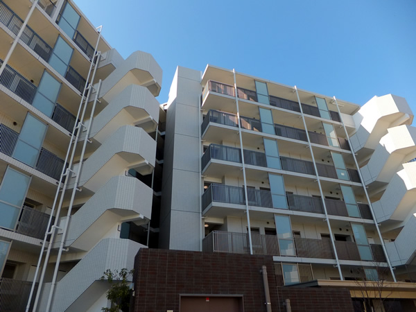 ベリスタあざみ野の外観