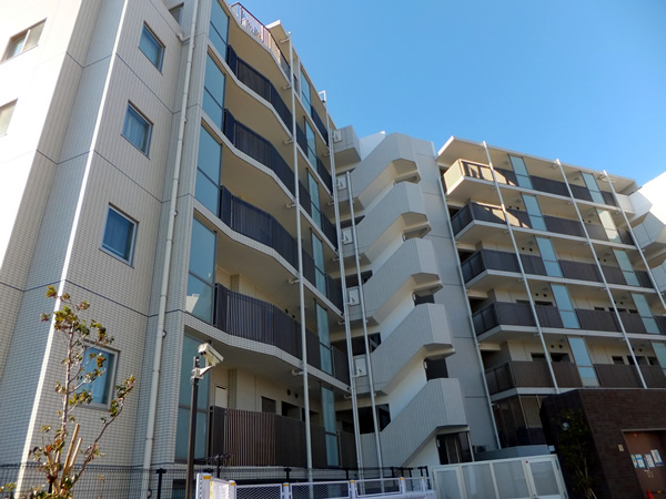 ベリスタあざみ野の外観