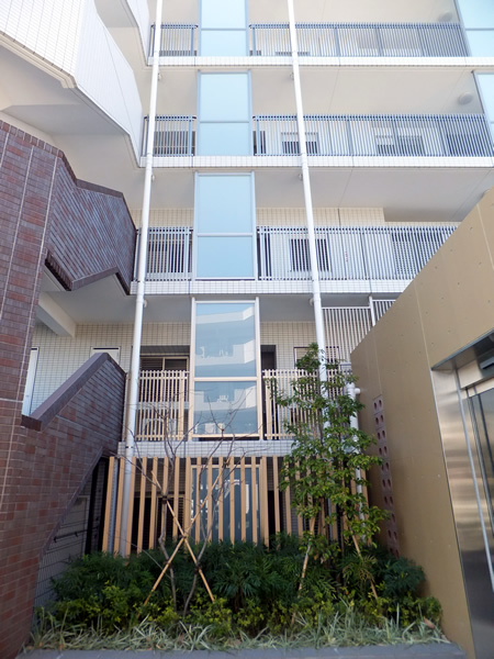 ベリスタあざみ野の外観