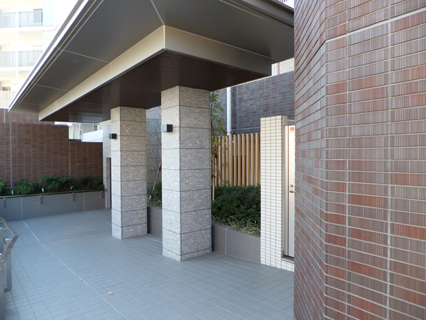 ベリスタあざみ野の外観