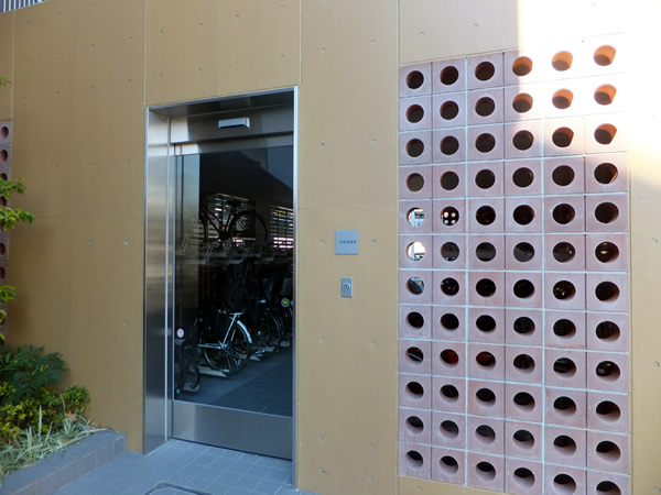 ベリスタあざみ野の外観