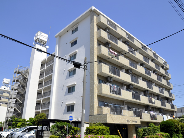 グレイスプラザ鶴見の外観