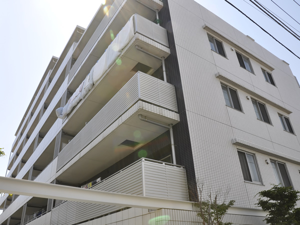 クレッセント鶴見中央シーズニアの外観