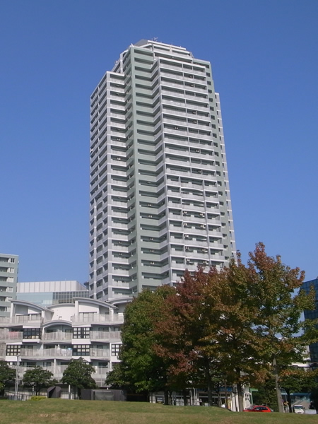 ヨコハマポートサイドロア1番館の外観