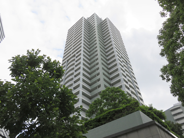 ヨコハマポートサイドロア1番館の外観