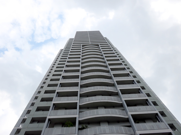 ヨコハマポートサイドロア1番館の外観