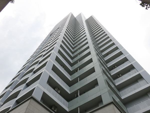 ヨコハマポートサイドロア1番館の外観