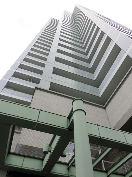 ヨコハマポートサイドロア1番館の外観